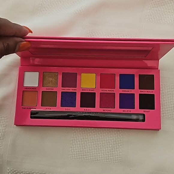 HP Alyssa Edwards Anastasia Beverly Hills 14 Shades Eyeshadow Palette Purple - Picture 16 of 16